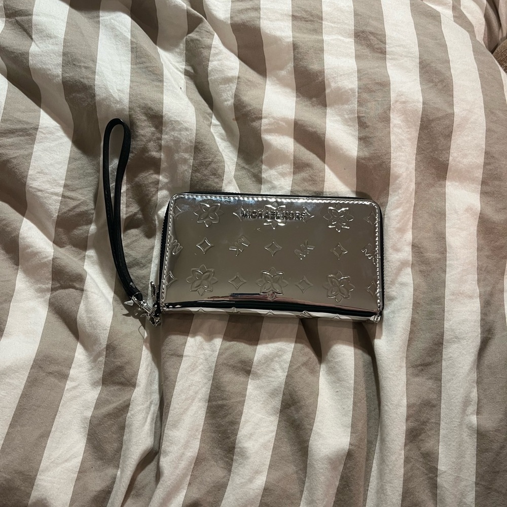 NWT Michael kors wallet
